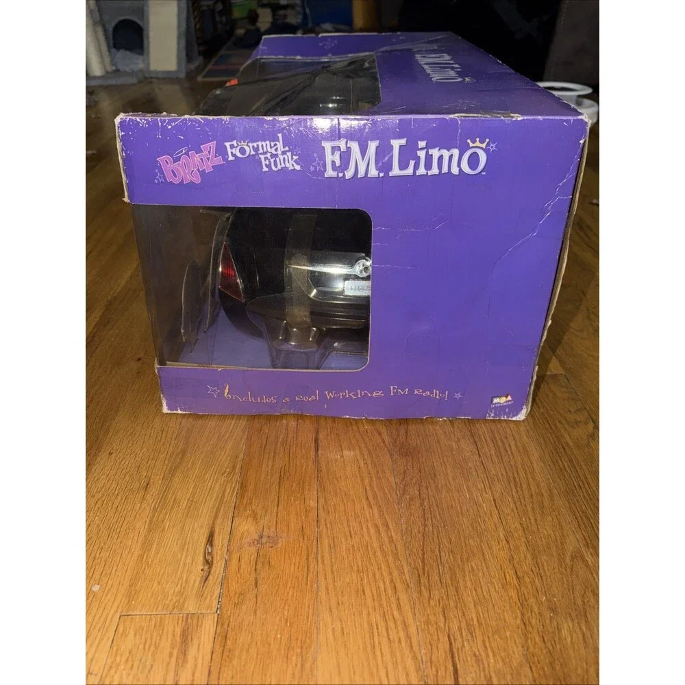 Bratz Formal Funk FM Limo Car Vehicle 2003 MGA Lights Horn Radio Damaged Box NIB